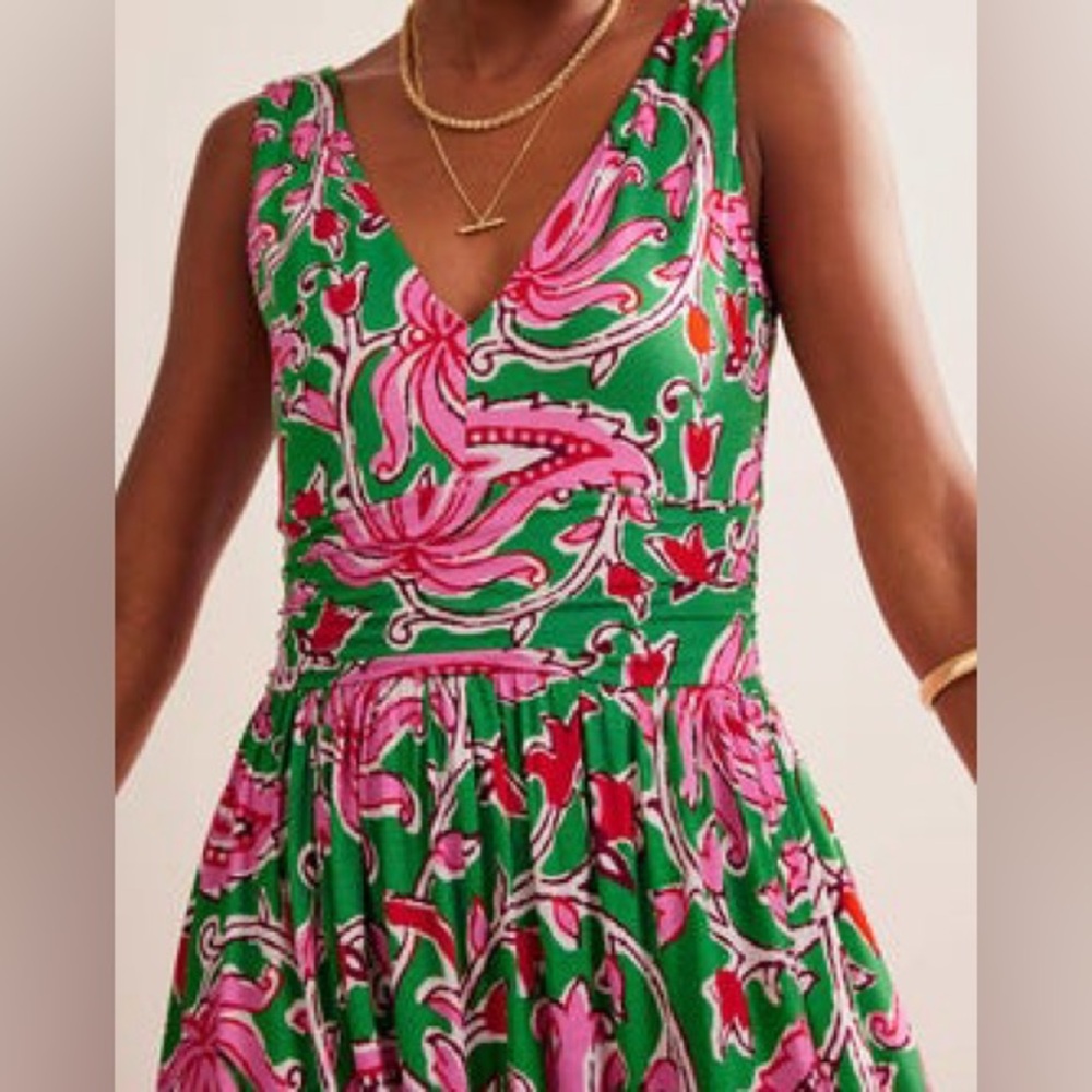 Boden Botanic Vine Soft Jersey Dress - Picture 3 of 10